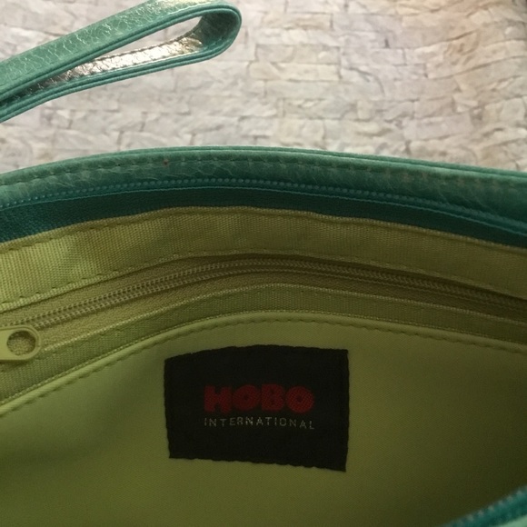 HOBO WEATHERED LEATHER WRISTLET WALLET - Picture 3 of 4